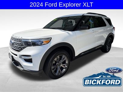 Used 2024 Ford Explorer XLT w/ XLT Sport Appearance Package