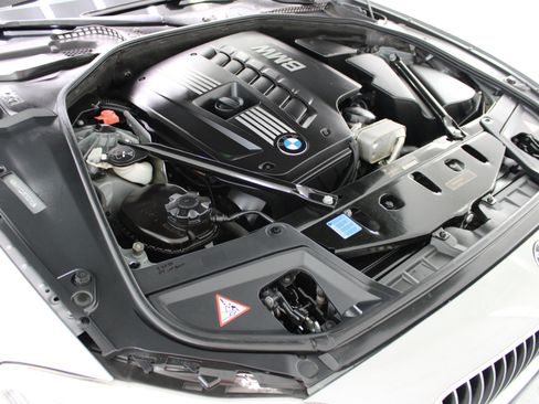 Used 2011 BMW 528i Sedan image 73