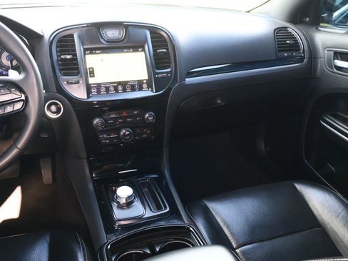 Used 2023 Chrysler 300 S w/ Comfort Group RWD image 11