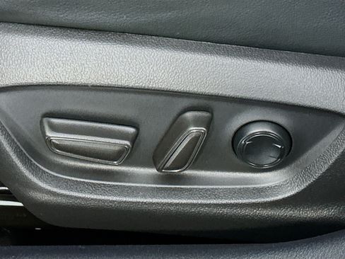 Used 2022 Toyota Camry SE image 13