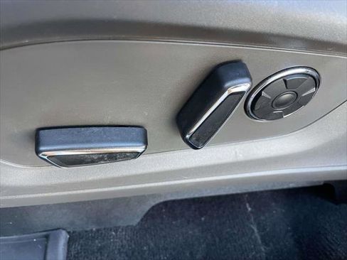 Used 2020 Ford Explorer Platinum w/ Premium Technology Package image 14