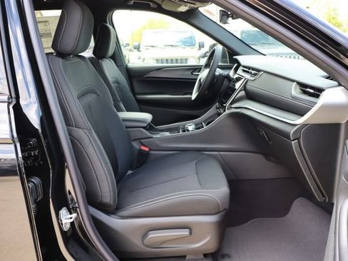 New 2026 Jeep Grand Cherokee Laredo AWD/4WD image 37