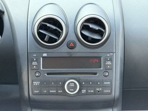 Used 2010 Nissan Rogue S image 16