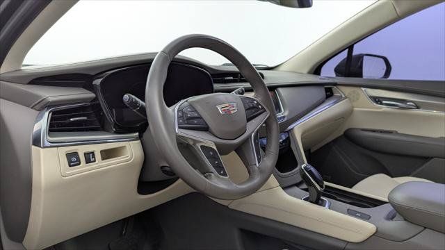 Used 2017 Cadillac XT5 Luxury w/ Driver Awareness Package FWD image 22