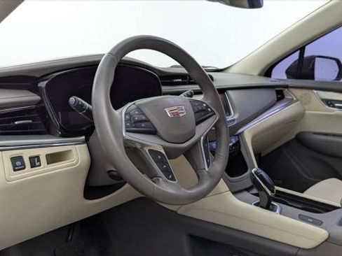 Used 2017 Cadillac XT5 Luxury w/ Driver Awareness Package FWD image 22