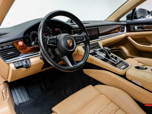 Used 2023 Porsche Panamera 4 Platinum Edition image 3