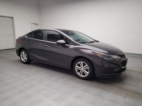 Used 2017 Chevrolet Cruze LT image 11