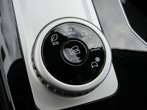 New 2025 Mitsubishi Outlander SEL image 22