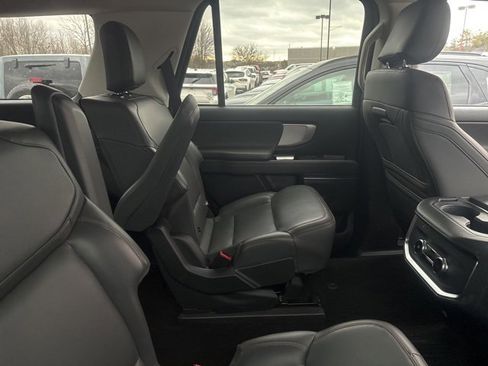 Used 2025 Ford Expedition Active image 7