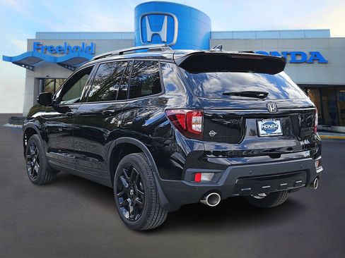 Certified 2024 Honda Passport Black Edition image 5
