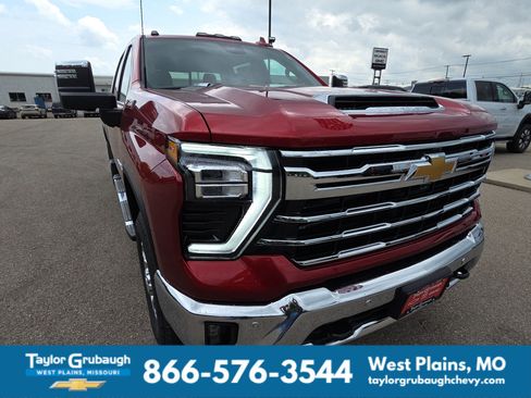 New 2026 Chevrolet Silverado 2500 LTZ w/ LTZ Premium Package AWD/4WD image 12