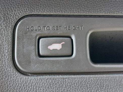 Used 2025 Honda Pilot Touring image 32
