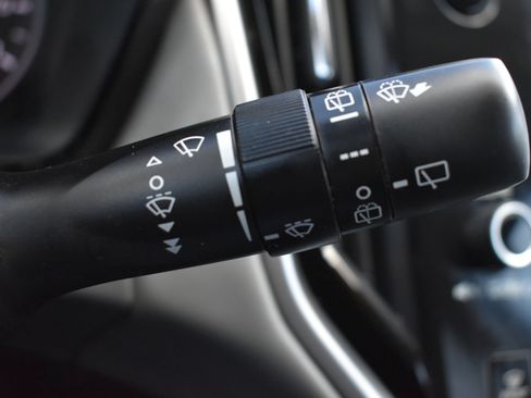 Used 2023 Subaru Outback Premium AWD/4WD image 21