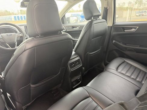 Used 2022 Ford Edge SEL w/ Convenience Package image 9