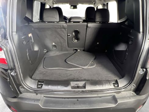 Used 2022 Jeep Renegade Latitude w/ Convenience Group image 25