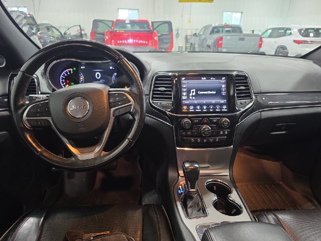 Used 2020 Jeep Grand Cherokee Overland AWD/4WD image 4