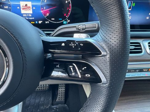 Used 2025 Mercedes-Benz GLS 450 4MATIC image 18