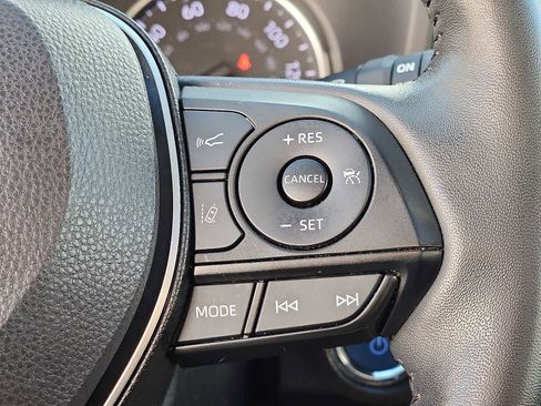 Used 2022 Toyota RAV4 XLE image 22