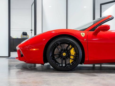 Used 2018 Ferrari 488 Spider RWD image 19