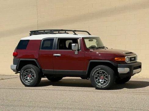 Used 2008 Toyota FJ Cruiser 4WD image 2