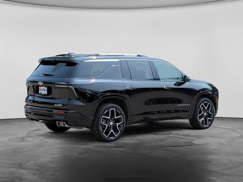 Used 2026 Chevrolet Traverse High Country w/ LPO, Floor Liner Package AWD/4WD image 7