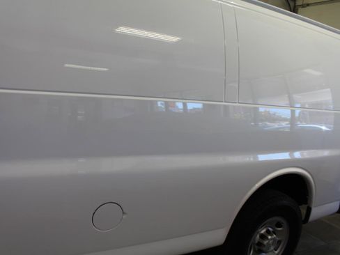 Used 2020 Chevrolet Express 2500 RWD image 30