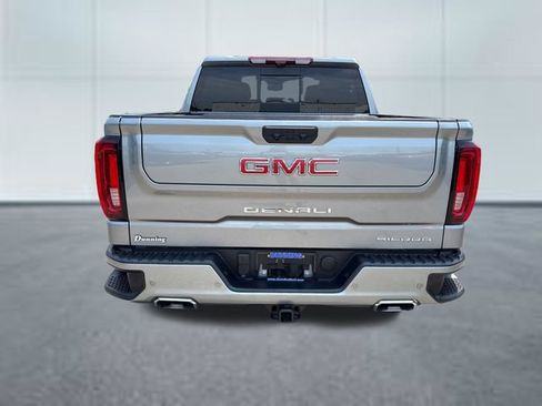 Used 2024 GMC Sierra 1500 Denali w/ Technology Package AWD/4WD image 3