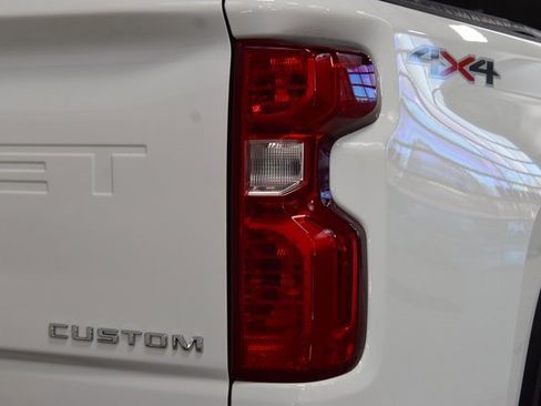 Used 2024 Chevrolet Silverado 2500 Custom w/ Custom Value Package image 21