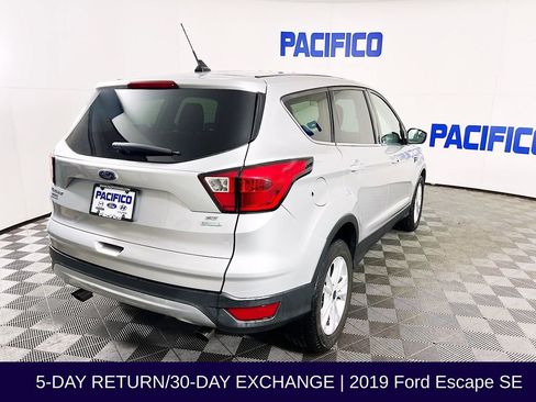 Certified 2019 Ford Escape SE image 8