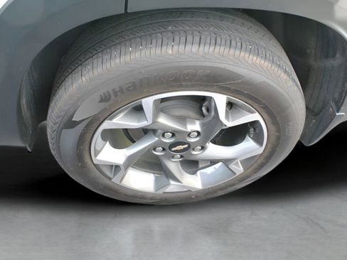 Used 2025 Chevrolet Trax LT w/ Driver Confidence Package FWD image 30