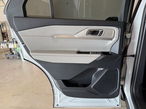 New 2026 Ford Explorer Active AWD/4WD image 17