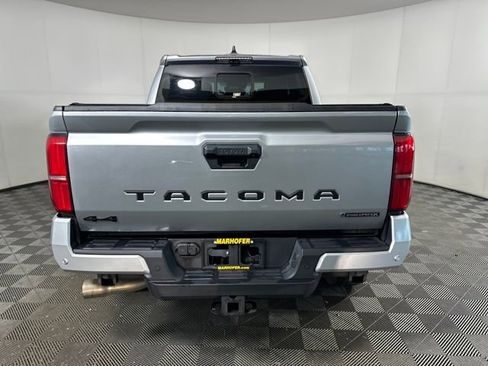 Used 2025 Toyota Tacoma TRD Off-Road image 4