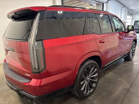 Used 2025 Cadillac Escalade V AWD/4WD image 4
