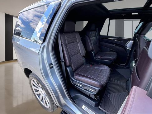 Used 2023 Cadillac Escalade Premium Luxury Platinum w/ LPO, Floor Liner Package AWD/4WD image 27
