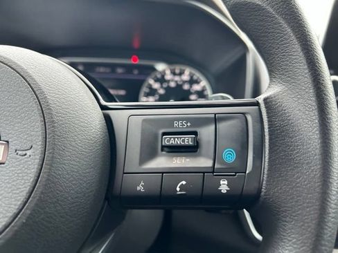 Used 2023 Nissan Rogue SV FWD image 22