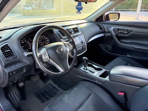 Used 2016 Nissan Altima 2.5 SR image 6