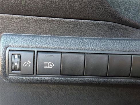 Used 2023 Toyota Corolla LE image 11