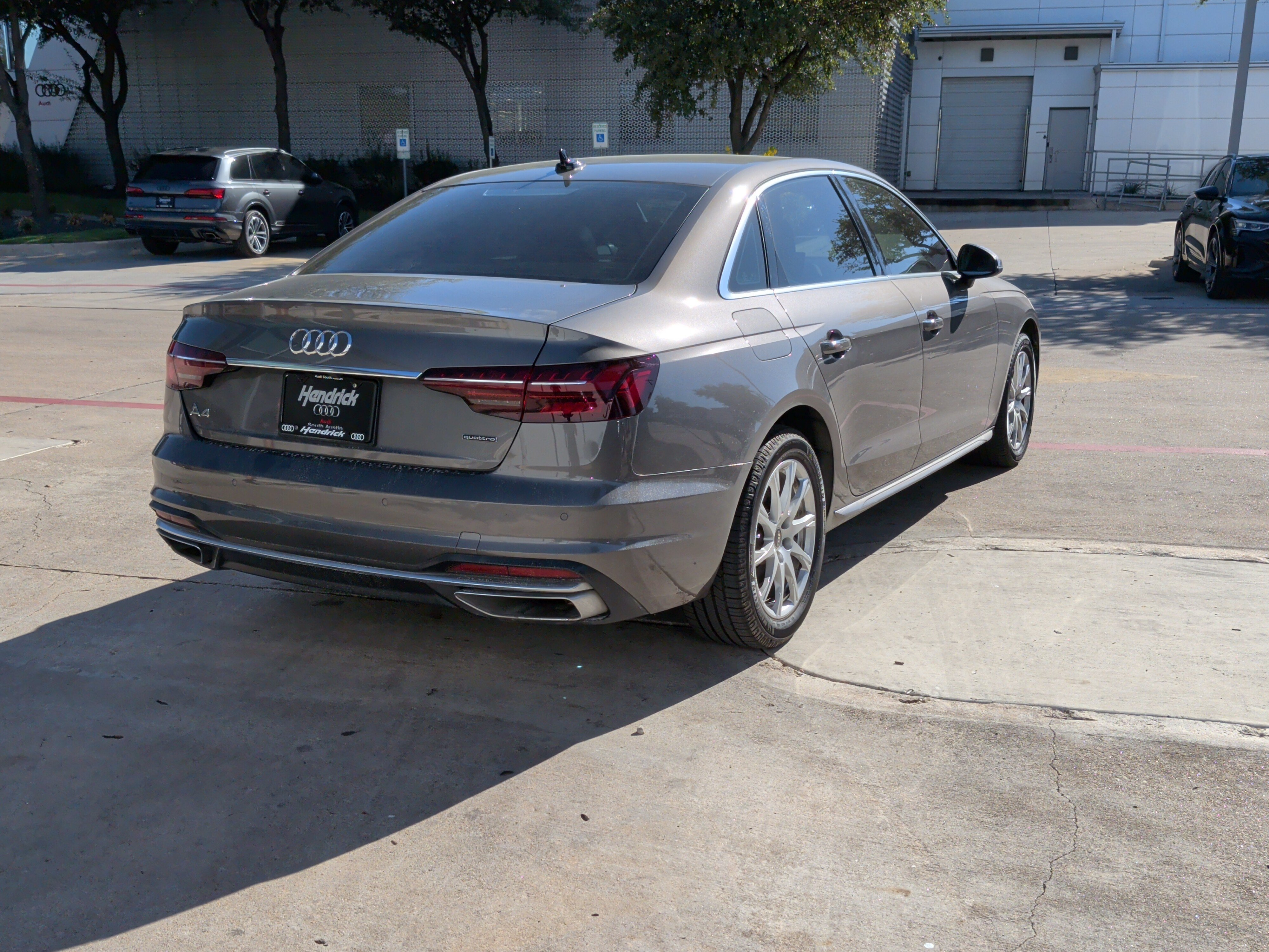 Used 2022 Audi A4 2.0T Premium w/ Convenience Package AWD/4WD image 10