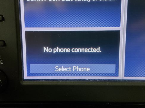 Used 2019 Toyota RAV4 XLE Premium image 22