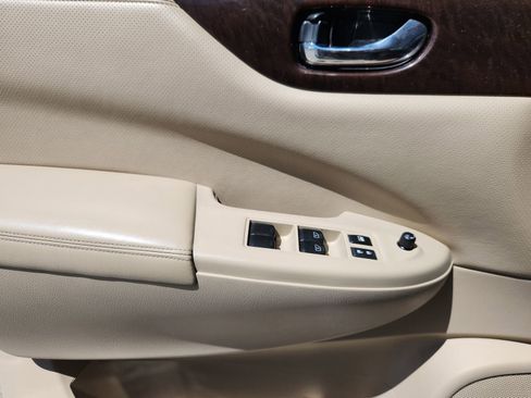 Used 2015 Nissan Quest SV FWD image 9