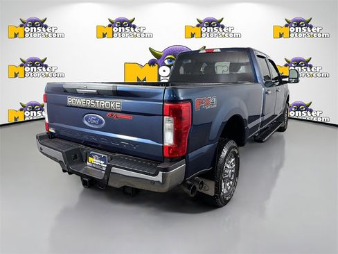 Used 2017 Ford F250 XLT w/ XLT Premium Package image 5