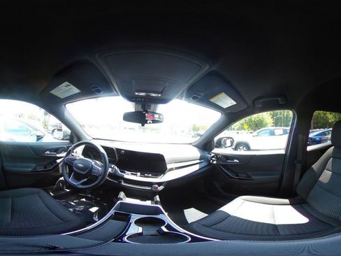 Used 2025 Chevrolet Equinox LT FWD image 37