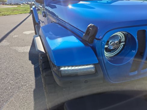 Used 2021 Jeep Gladiator Sport AWD/4WD image 19