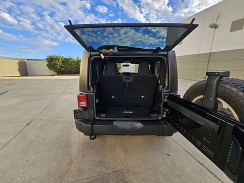 Used 2014 Jeep Wrangler Sport AWD/4WD image 22