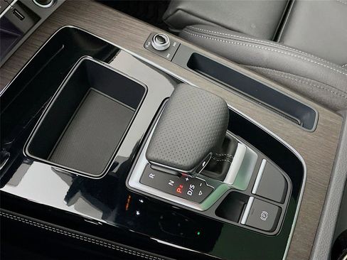 Used 2025 Audi Q5 e Premium Plus w/ Premium Plus Package image 22