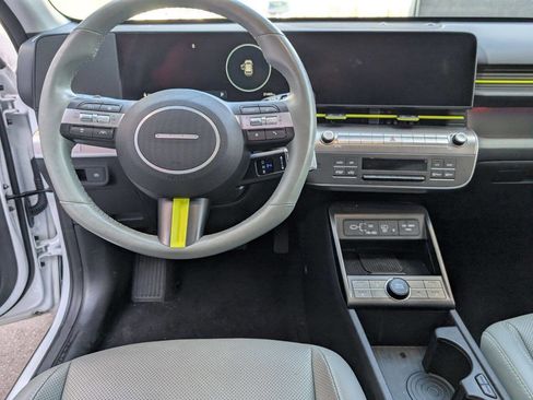 Used 2024 Hyundai Kona Limited image 11