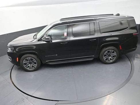 Used 2024 Jeep Wagoneer L Series II w/ Flexible Seating Group AWD/4WD image 14