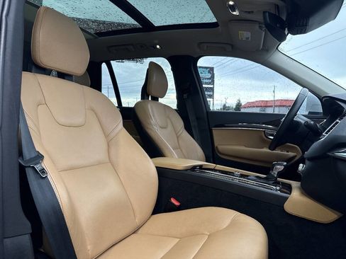 Used 2016 Volvo XC90 T6 Momentum w/ Momentum Plus Package image 17