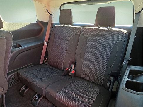 Certified 2023 GMC Acadia SLE w/ Driver Convenience Package image 13