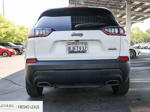 Used 2019 Jeep Cherokee Latitude Plus w/ Comfort/Convenience Group FWD image 5